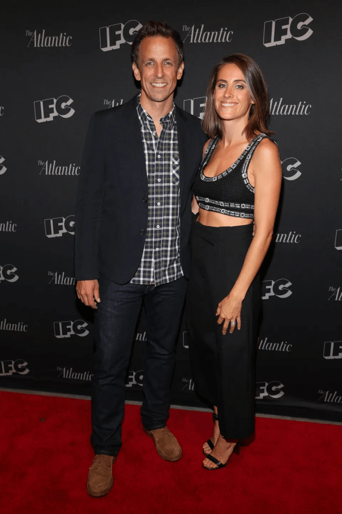 Seth Meyers and Alexi Ashe mirroring