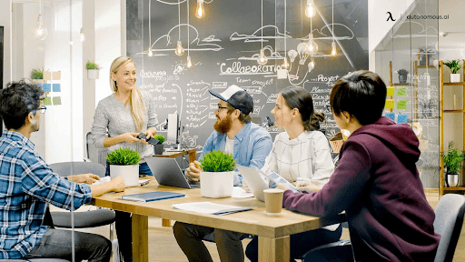 A dynamic group workspace as an office decor idea